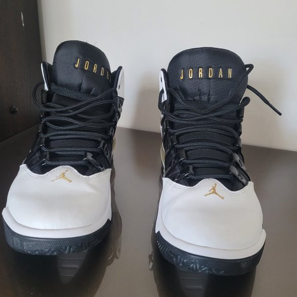 Air Jordan Max Aura white black gold big boys size 8.5 - Picture 16 of 16